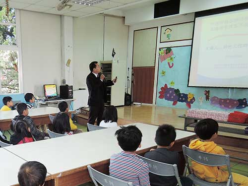 走入校園金融知識宣導活動,104/2/26至苗栗縣華興國小,活動照片,點擊另開大圖
