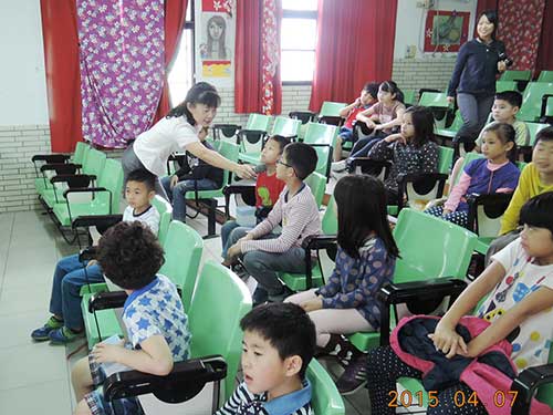 走入校園金融知識宣導活動,104/4/7至新竹縣南和國小,活動照片,點擊另開大圖