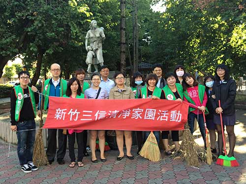104/10/15民生&光華分社至經國路公園進行環境清掃,點擊另開大圖